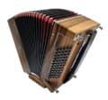 Accordéon en position de jeu, côté basses (image catalogue)